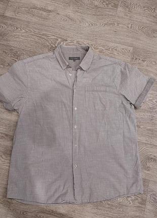 Мужская коттоновая рубашка.