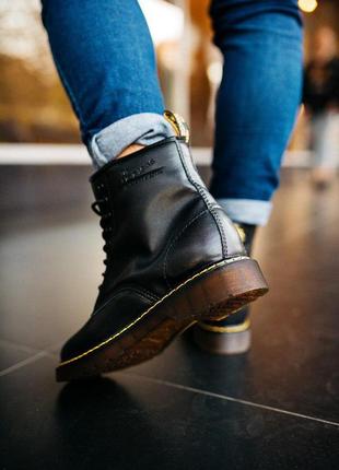 Зимові чоловічі черевики dr.martens в чорному кольорі з хутром (осінь-зима-весна)😍9 фото