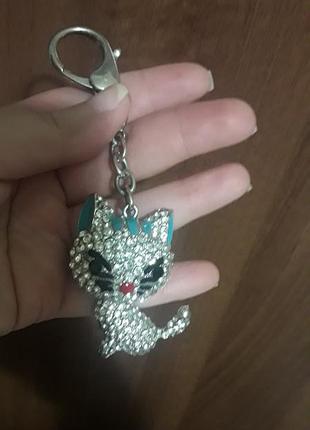 Шикарный новый брелок с кристаллами кошка