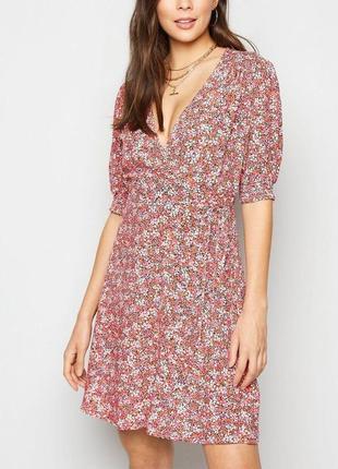 Платье в цветочный принт имитация запаха платья рукава фонарики