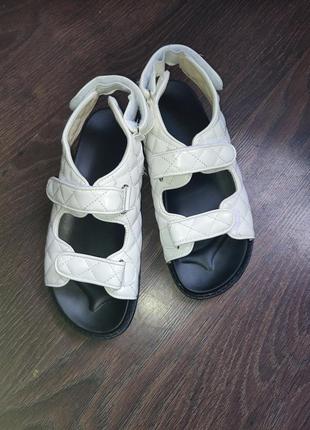Нові босоніжки босоножки сандали сандалі тапочки шлепки