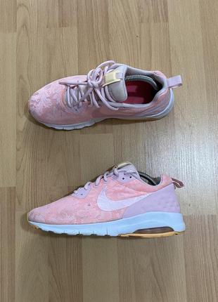 Жіночі кросівки nike air max motion1 фото