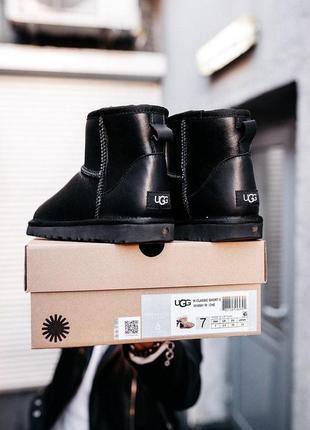 Кожаные зимние сапоги ugg mini leather black с мехом овчины /осень/зима/весна😍10 фото