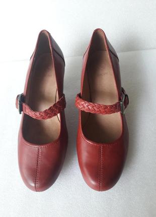 Clarks коллекция к новые полностью кожаные туфли на более широкую ногу 40р