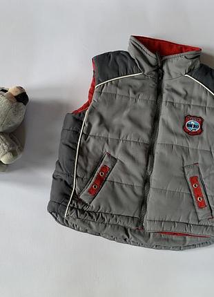 Тепла жилетка на зріст 104см на синтапоні