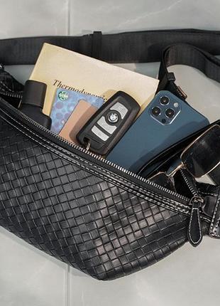 Мужская сумка бананка плетеная черная экокожа, сумка-бананка поясная переплет