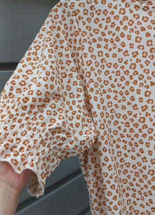 Футболка блуза кремовая узор принт tu3 фото