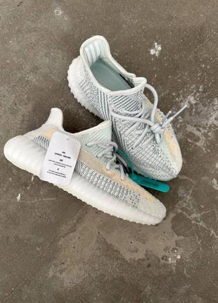 Женские кроссовки adidas yeezy boost 350 v2 cloud white 36-37-40-412 фото