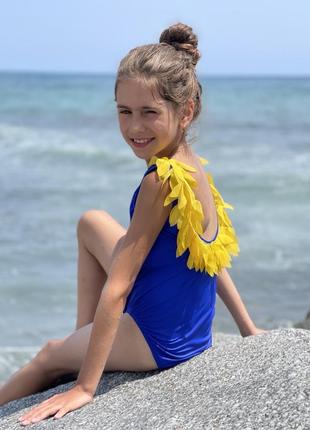 Купальник суцільний синій з жовтим пір’ям для дівчаток
