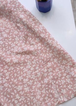 Летняя юбка shein в цветочек, разрез спереди3 фото