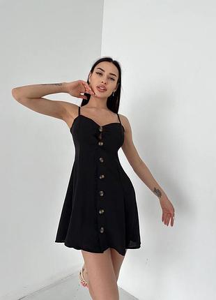 Платье на тонких брителях и пуговицах черный