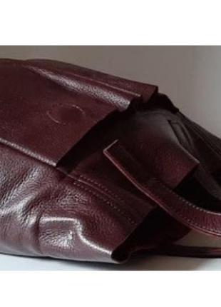 Женская сумка тоут из натуральной кожи с накладными карманами марсала7 фото