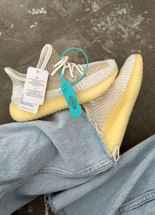 Женские кроссовки adidas yeezy boost 350 v2 natural reflective 36-371 фото