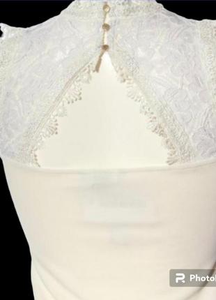 Стильная кружевная блузка, сзади открытая спинка, размер с,м