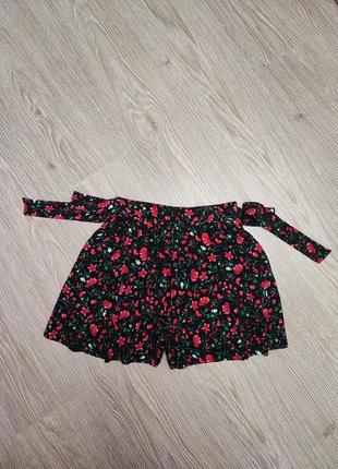 Шорты zara в цветы xs