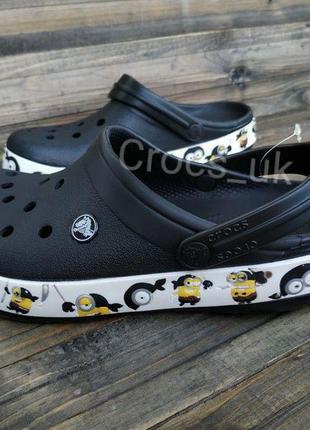 Черные crocs миньены1 фото