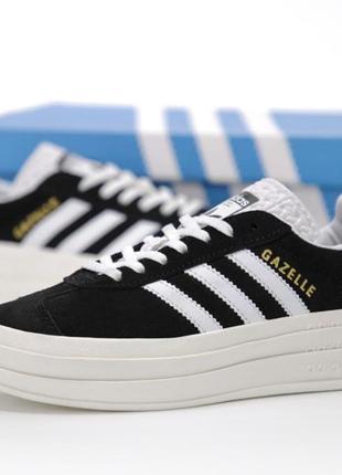 Модні жіночі замшеві кросівки на платформі adidas gazelle bold black platform (36-40)5 фото