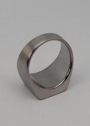 Перстень мужской с черной эмалью, арт. 038174 фото
