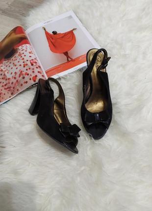 Кожанные босоножки