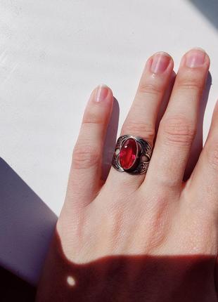Велике вінтажне кільце перстень з овальним червоним каменем 875 проба срср , зірка