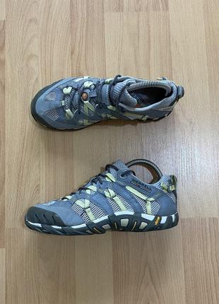 Женские кроссовки merrell