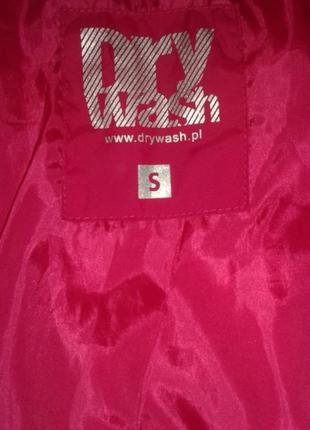 Яркая, теплая куртка с капюшоном dry wash, размер s/m.3 фото
