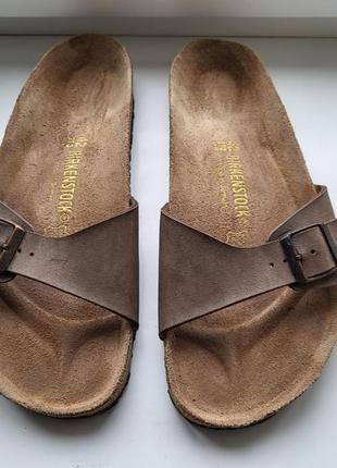 Мужские кожаные брендовые шлепки
birkenstock2 фото