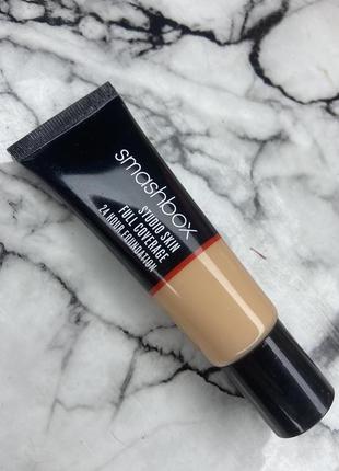 Тональна основа smashbox