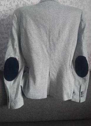 Светло-серый пиджак с заплатками zara3 фото