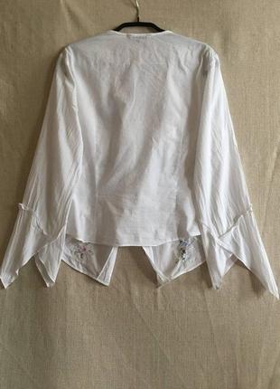 Батистовая белая блуза с вышивкой жакетного типа на завязках8 фото