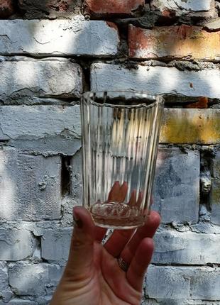 Стакан звичайний простий ретро вінтаж ребристий