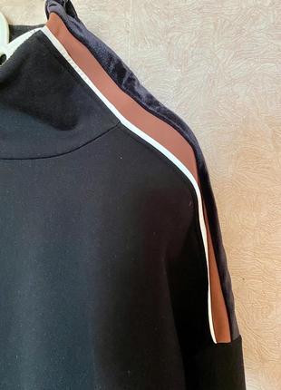 Черный теплый свитшот 3