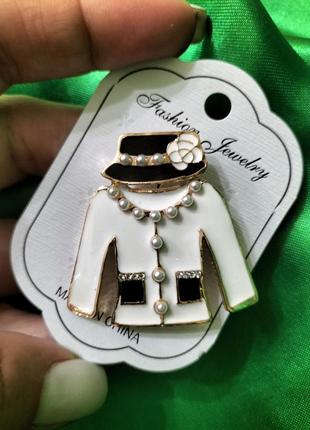 Брош "пані" 2