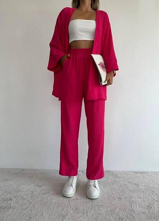 Стильний яскрпвий легкий костюм двійка жатка з штанами з кардиганом