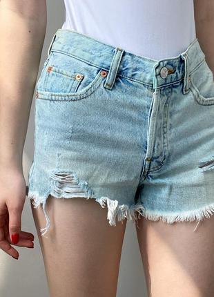 Джинсовые шорты