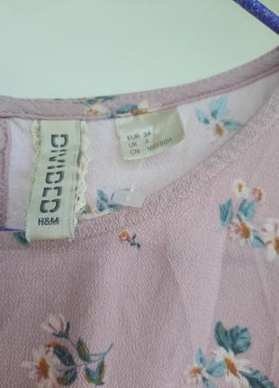 Пудровая футболка майка топ блуза с цветочками от h&amp;m3 фото