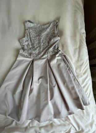 Супер сукня світлого кольору2 фото