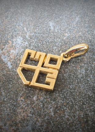 Жіночий кулон оберіг рожаниця