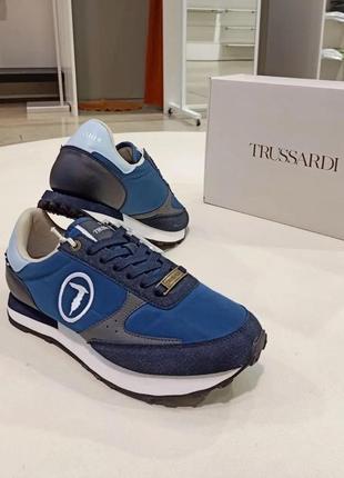 Кроссовки trussardi синие с черной и белой подошвой