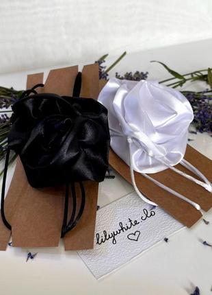 Чокер троянда