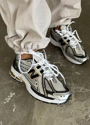 Жіночі кросівки new balance 1906r gold / silver / black grid / smb