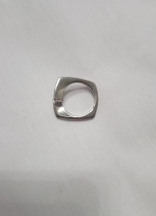 Оригинальное современное кольцо 4