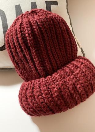 Шапка зимняя цвет бордо с отворотов женская