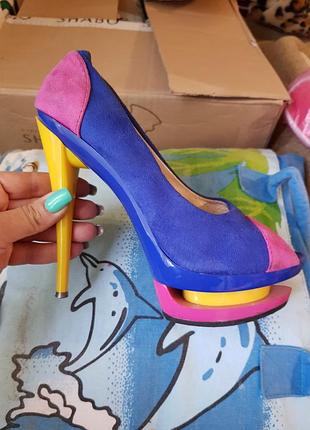 Кольорові туфлі