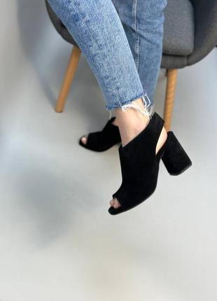 Черные замшевые босоножки на каблуке цвет на выбор3 фото