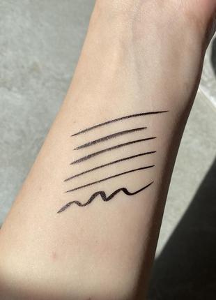 Набор "подводка фломастер+ черная тушь для ресниц"