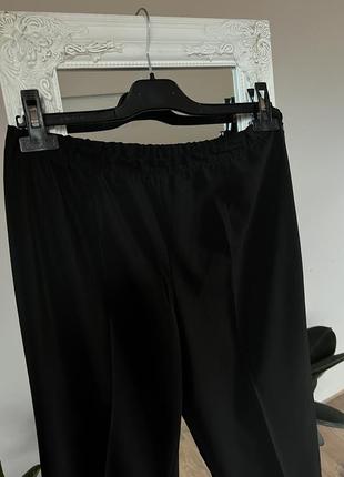 Легкие черные классические брюки со стрелками черные брюки со сборкой брюки с высокой талией черные классические брюки на ризнице черные2 фото