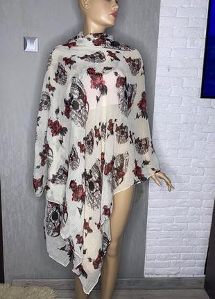 Шарф шаль палантин в принт черепа и розы