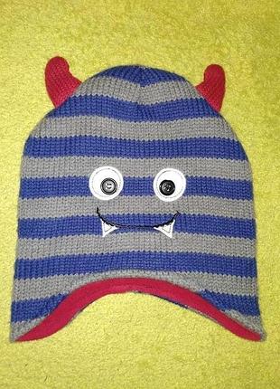 Фірмова яскрава шапочка