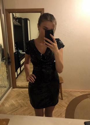 Дорогое платье с декольте